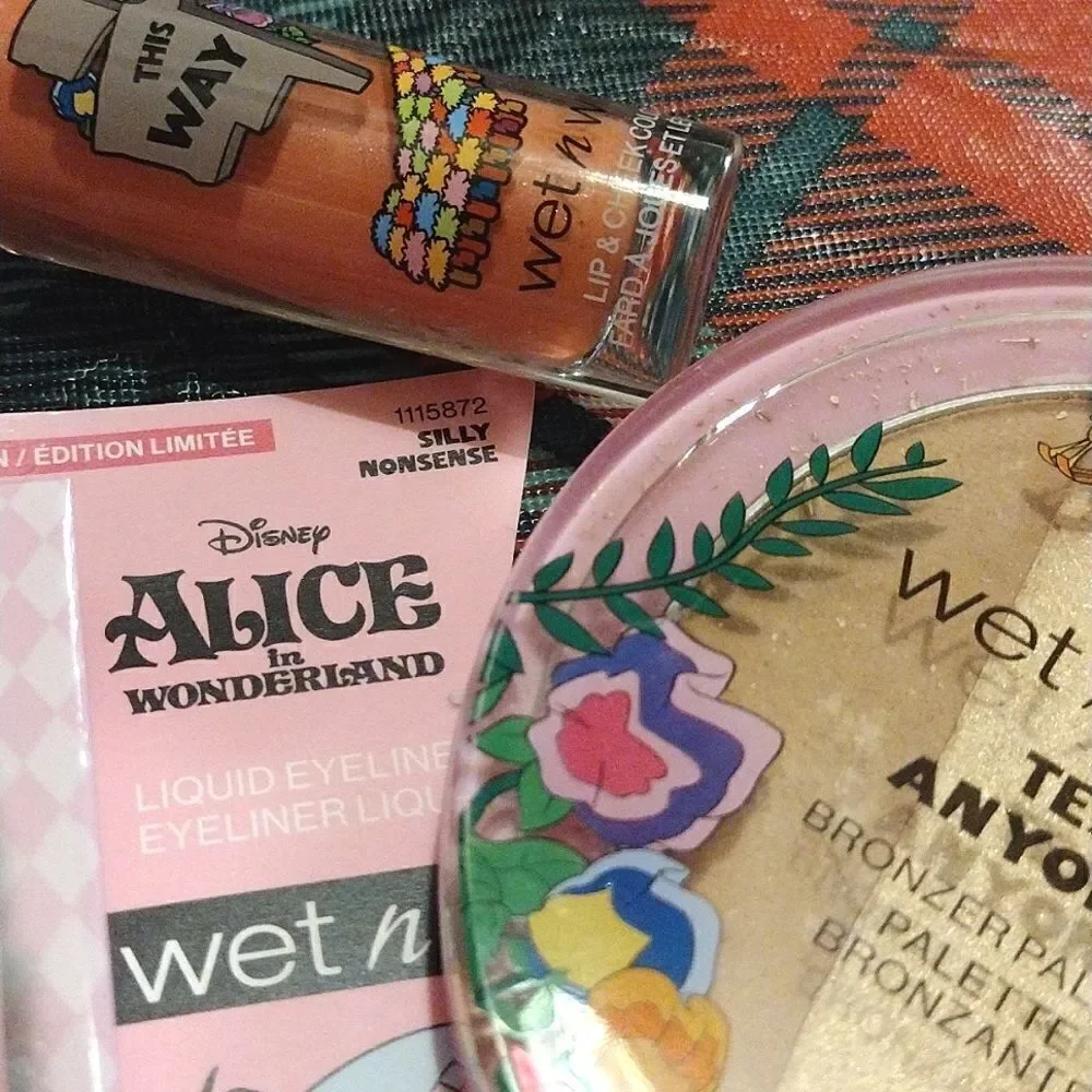 Wet n‎ Wild x Disney Alice In Wonderland 3 Piece Make Up Lot